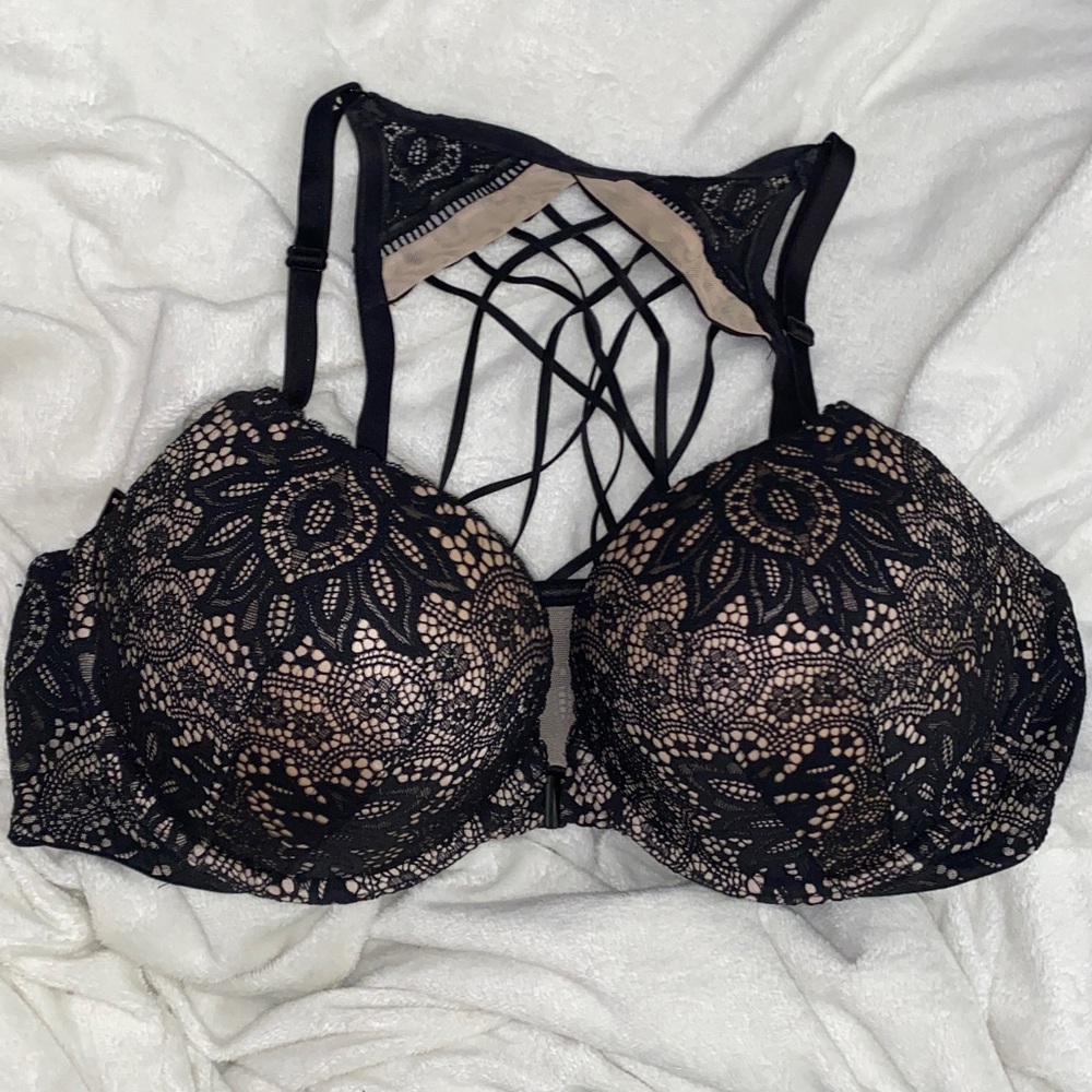 Victoria’s Secret “Very Sexy Push-up” Bra w/ Lace & Cage Strappy Racerback